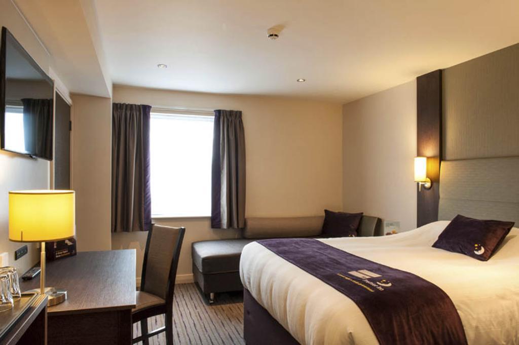 Premier Inn Chester Central - North Exteriér fotografie