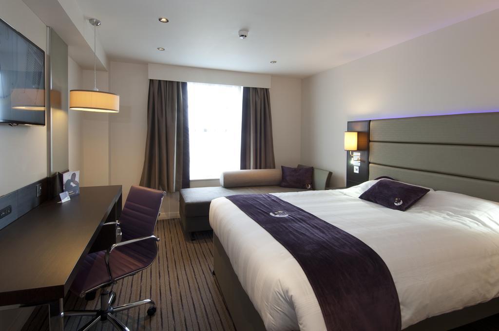Premier Inn Chester Central - North Exteriér fotografie