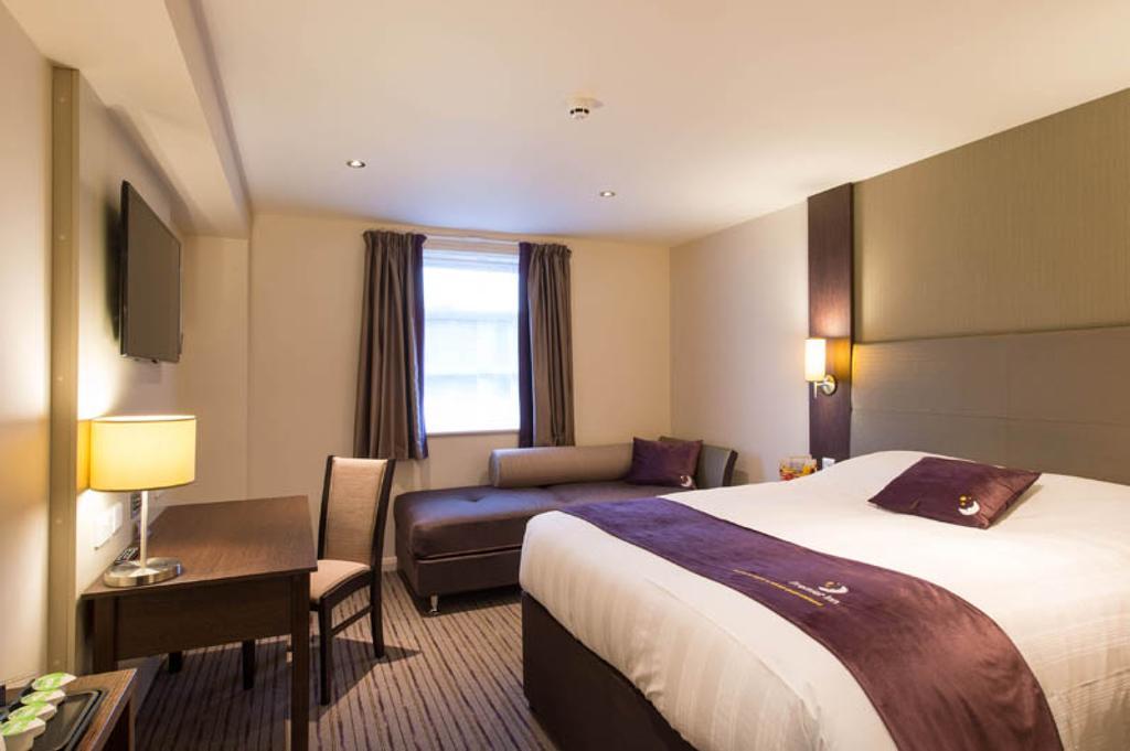 Premier Inn Chester Central - North Exteriér fotografie