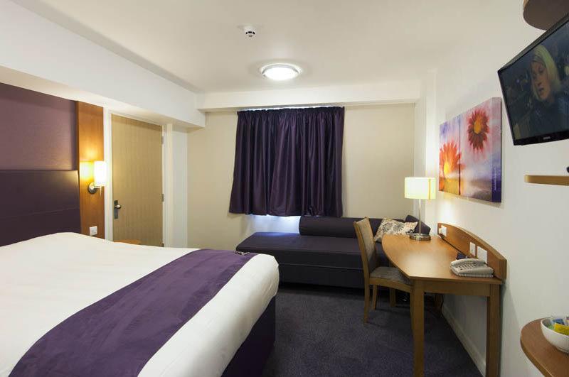 Premier Inn Chester Central - North Exteriér fotografie